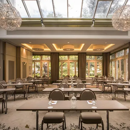 Hotel Interlaken מלון