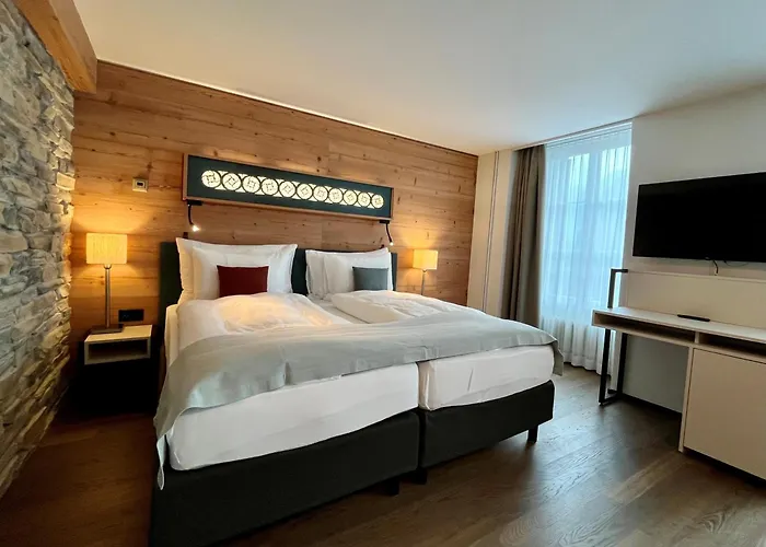 מלון Hotel Interlaken 4*